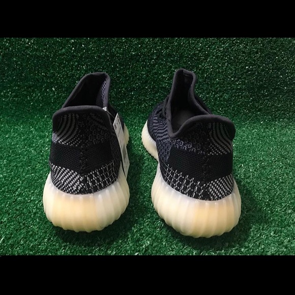 YEEZY 350 CARBON - Picture 3 of 4
